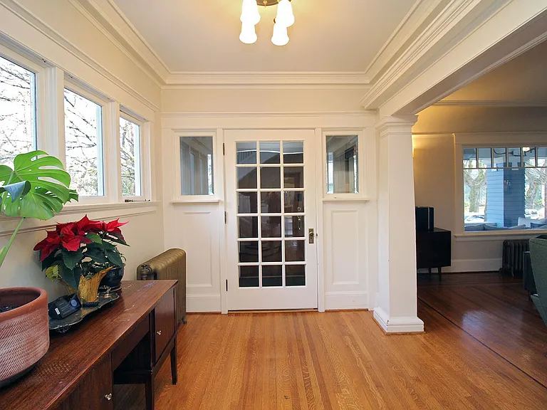 2343 NE 21st Ave — Photo 6