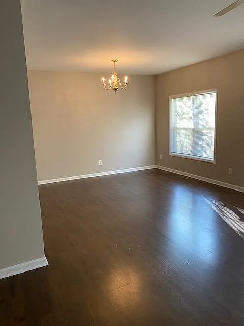 4 bed, 2.5 bath, 1830 sqft, $2,300 — Photo 2