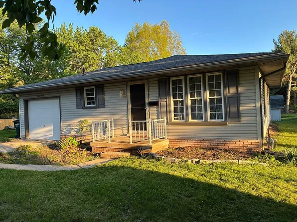 1102 E Front St, Dover, OH 44622