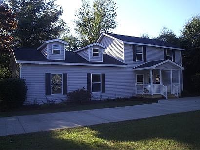 1st image of 414 Barefoot St