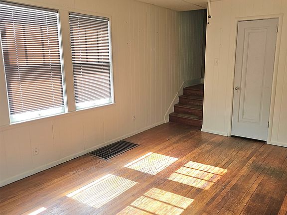 3rd image of 57 Louisa St