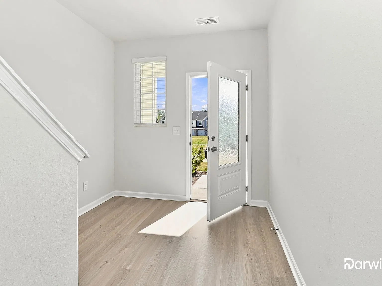 3 bed, 2.5 bath, 1722 sqft, $1,850 — Photo 3