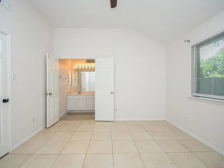 2303 Old Dixie Dr — Photo 26