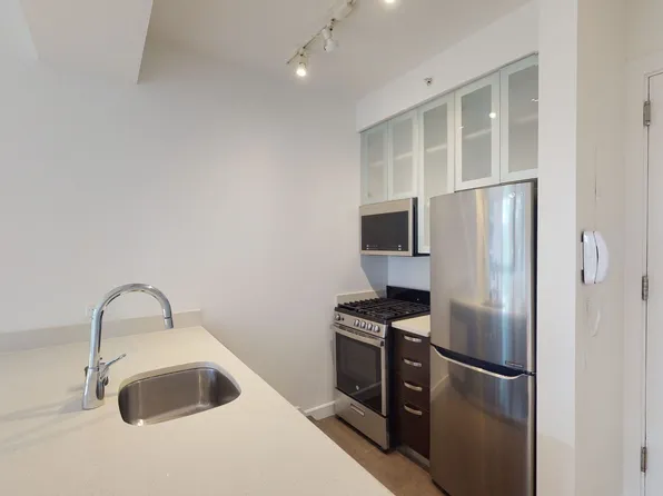 808 Columbus Avenue image 1 of 9