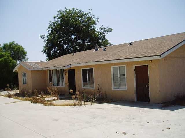 2nd image of 1928 S Santa Fe Ave