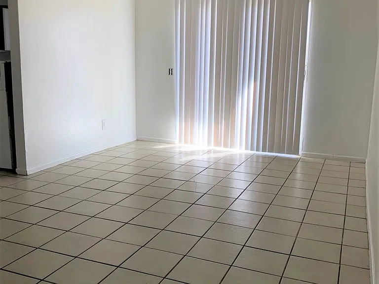 11200 Vintage Rd — Photo 10