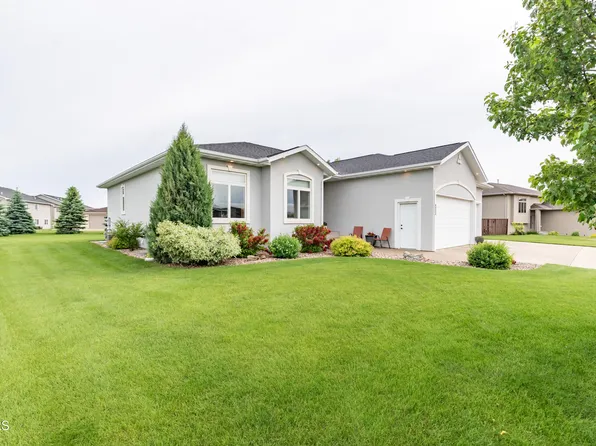 4023 Bayport Pl SE, Mandan, ND 58554