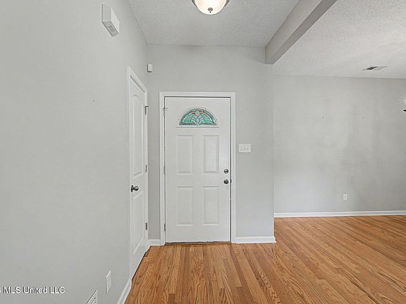 5th image of 3456 Susie Cir