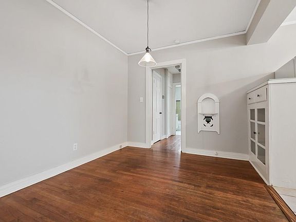 4th image of 5916 Martel Ave