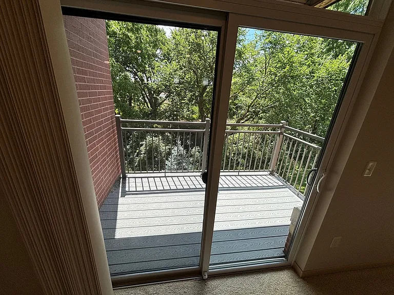 Lincoln Street Apartments — Photo 98