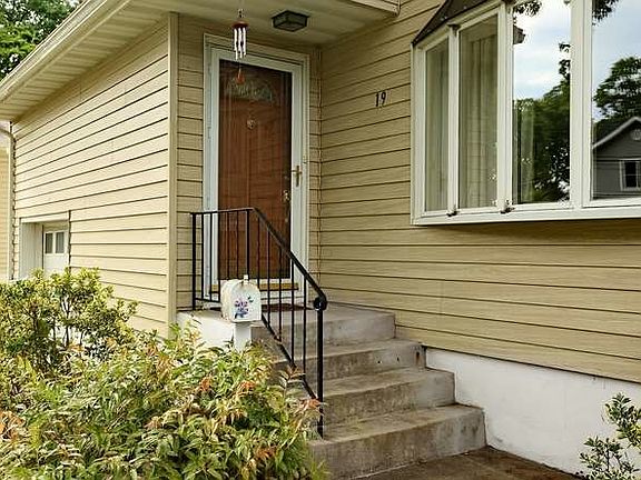 2nd image of 19 Grand Ave