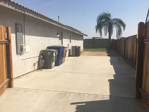 RV side-60' x 30'