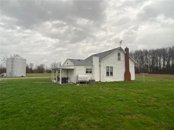 8691 Luck St, Pleasant Plain, OH 45162