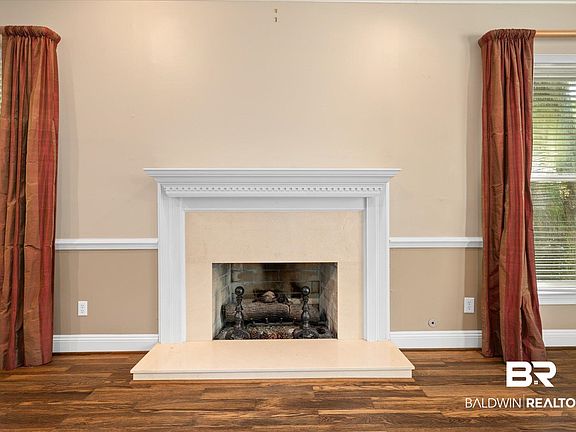 4th image of 7017 Charleston Oaks Dr N