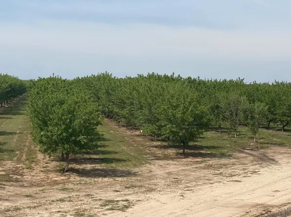 8631 W Walnut Ave, Winton, CA 95388