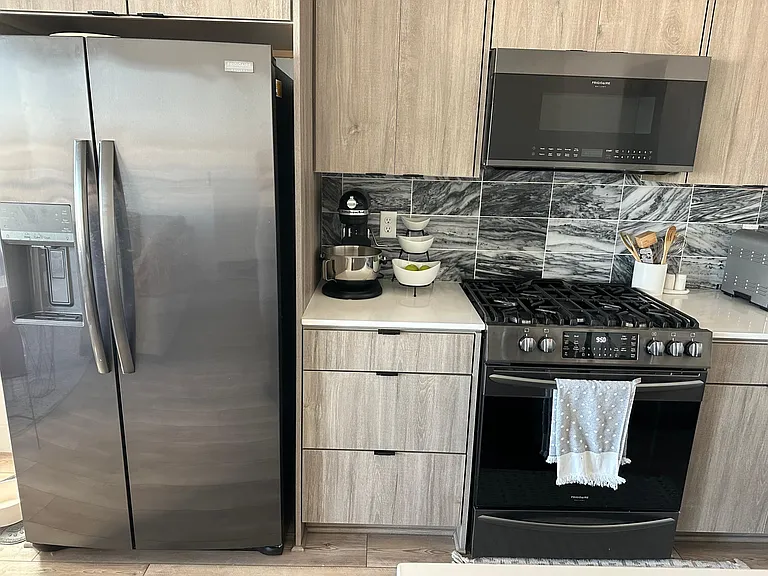 10983 N Blackberry Dr — Photo 3
