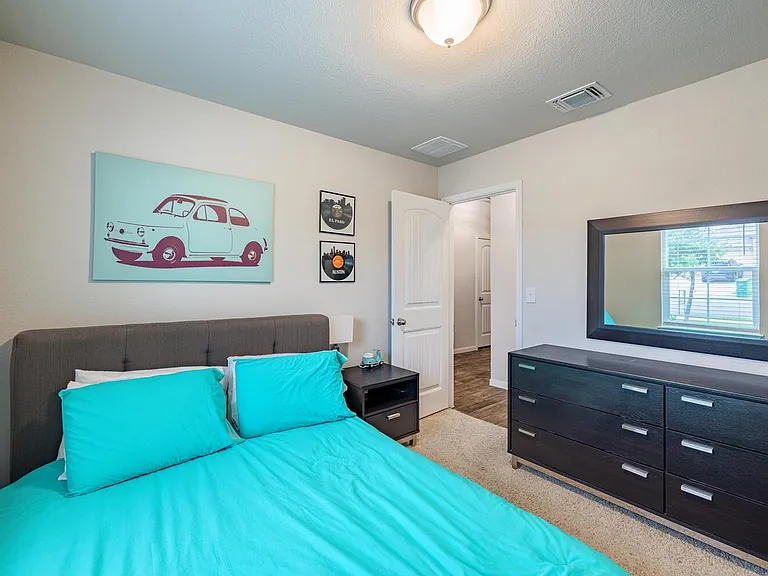 13721 Cantarra Dr — Photo 9