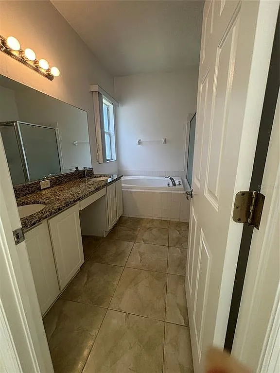 3 bed, 2.0 bath, 1549 sqft, $2,300 — Photo 4