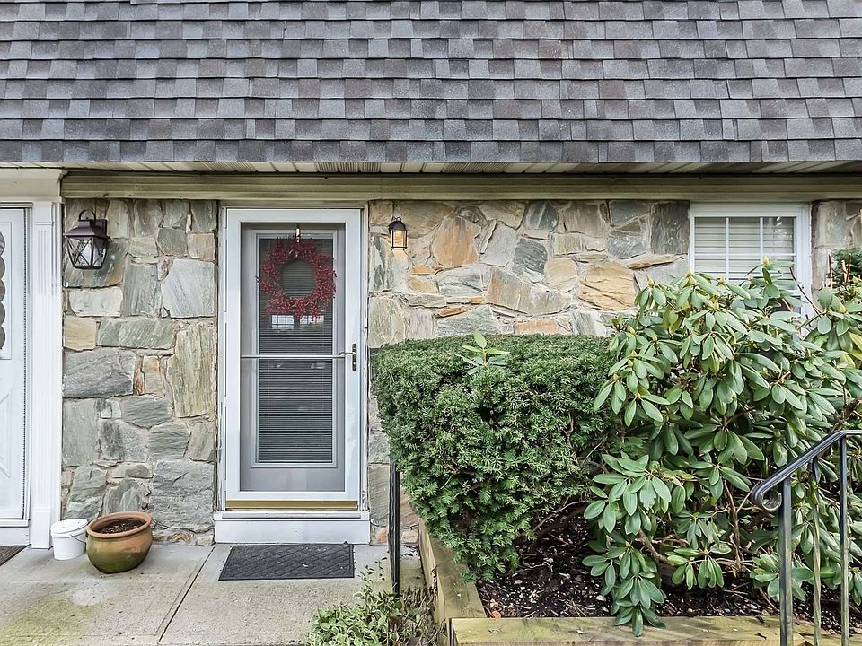 1st image of 11 Harbour Ln #3A