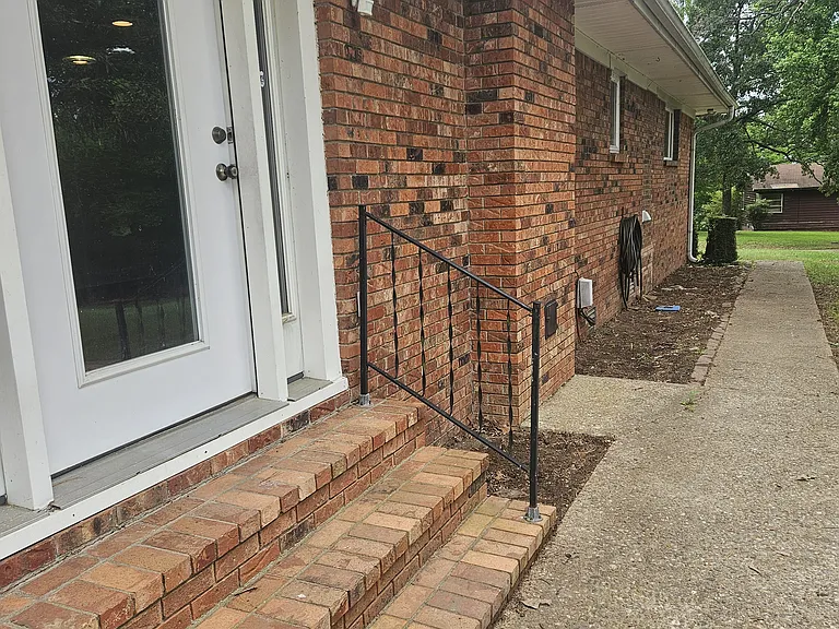 107 E Aspen Ln — Photo 1