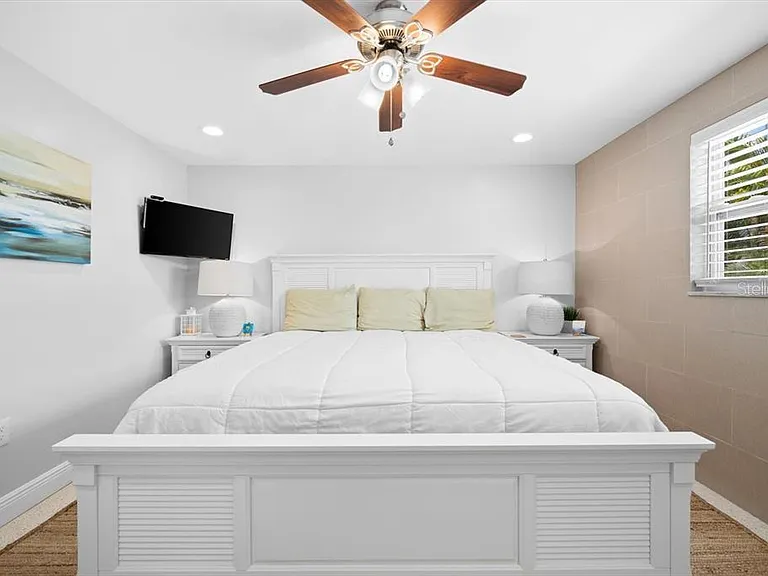 327 Avenida Milano — Photo 45