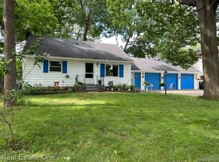 35821 Oregon Ave, Westland, MI 48186