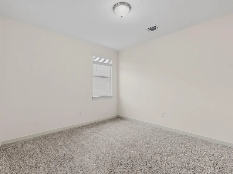 13712 Clerk St — Photo 17