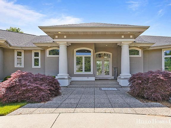 2nd image of 5892 Kensington Ct SW