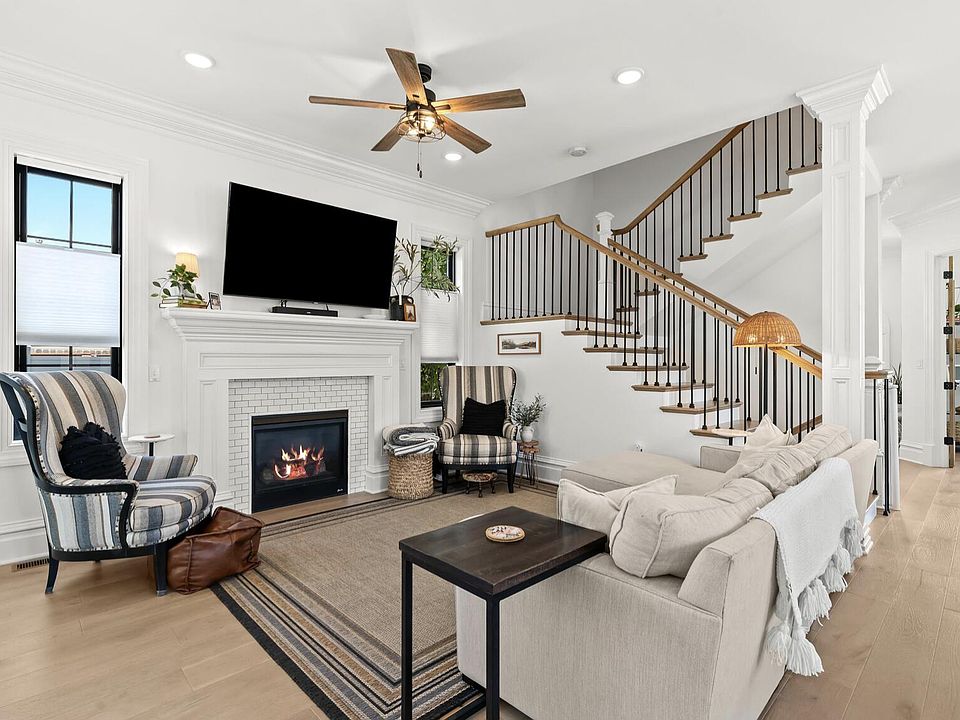 N 2399 Buckingham Ave, photo 10