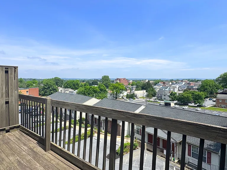 54 Westpointe Dr #54 — Photo 2