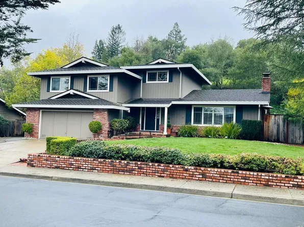 25 Woodside Drive, Moraga, CA 94556