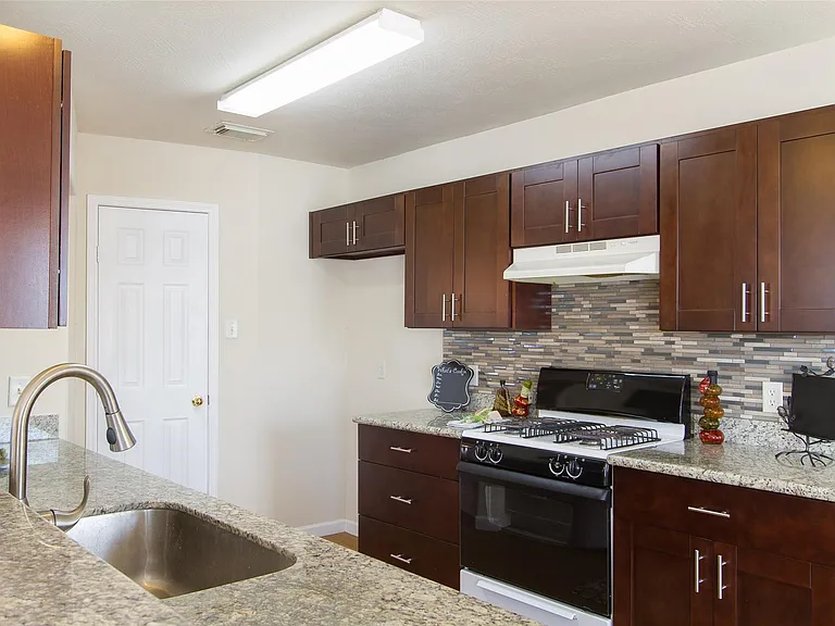 14202 Ballfour Park Ln — Photo 3