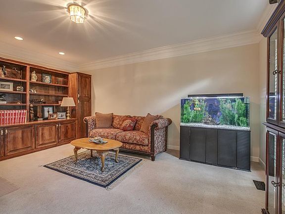 5th image of 1419 Hawthorn Pl