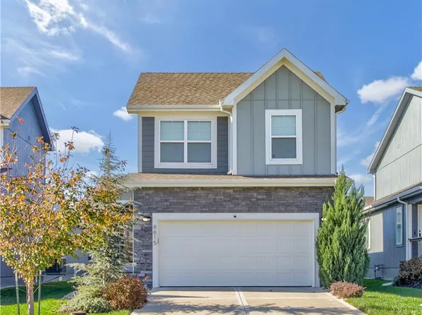 8815 SW 8th St, Blue Springs, MO 64064