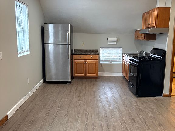 3rd image of 68 Cleveland St #68