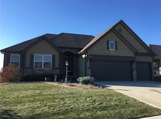 4502 Greystone Dr, Saint Joseph, MO 64505