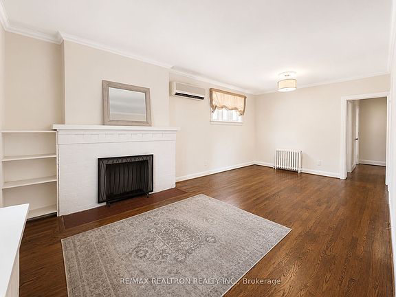 3rd image of 25 Ranleigh Ave #B