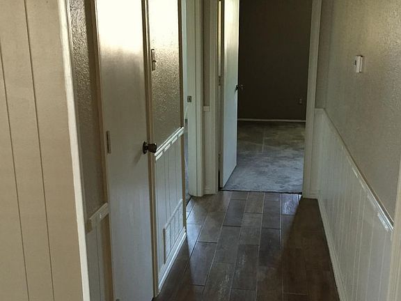 Hallway to the bedrooms