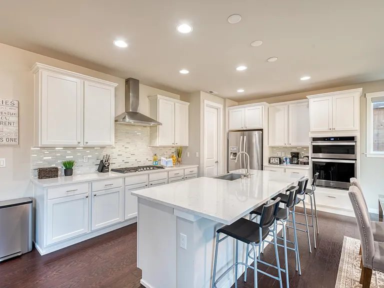 Everything you need to cook your favorite meals on the 36" Gas cook top!