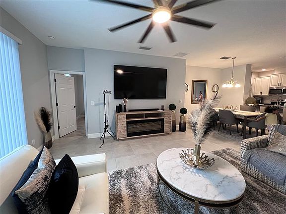 4th image of 5055 Royal Point Ave