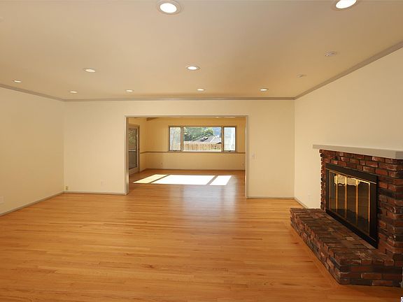2nd image of 2528 Mary St
