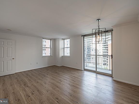 2nd image of 3835 9th St #709W