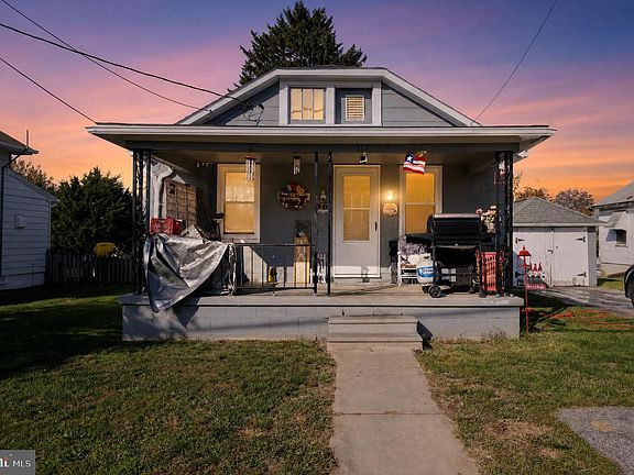 2nd image of 115 Clover Ln