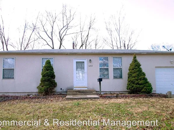 1204 N Vista Dr, Independence, MO 64056