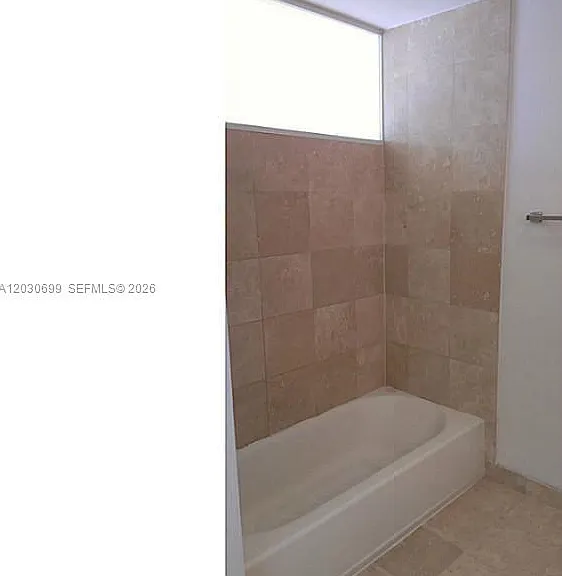 350 NE 24th St #407 — Photo 13