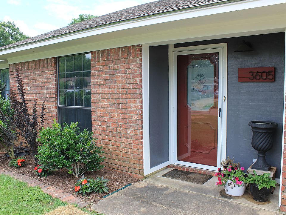 1st image of 3605 Fairfield Dr