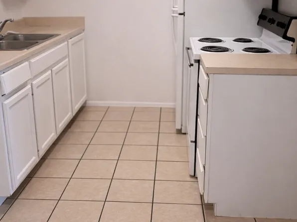 Move In for Just $299 1-Bedroom Special at Sundown Apartments!, 802 Matthew Ave #51953a88d, Sundown, TX 79372