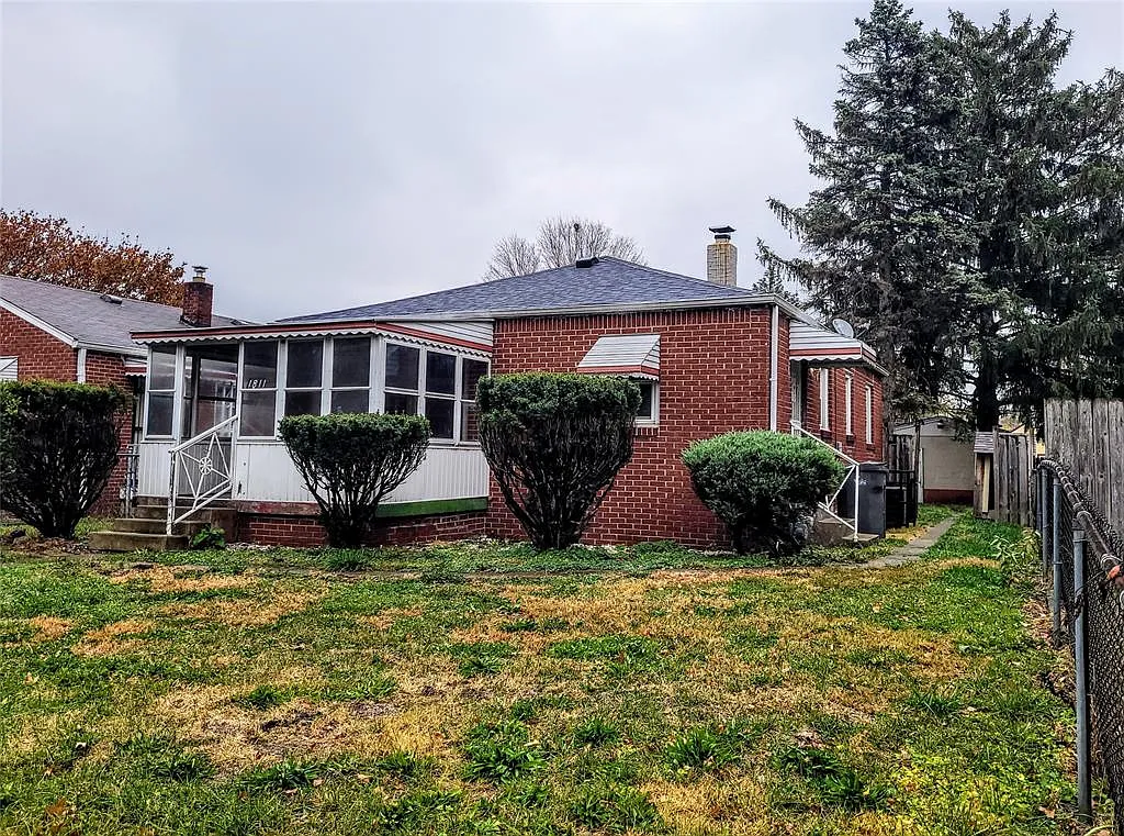 1811 King Ave photo 1