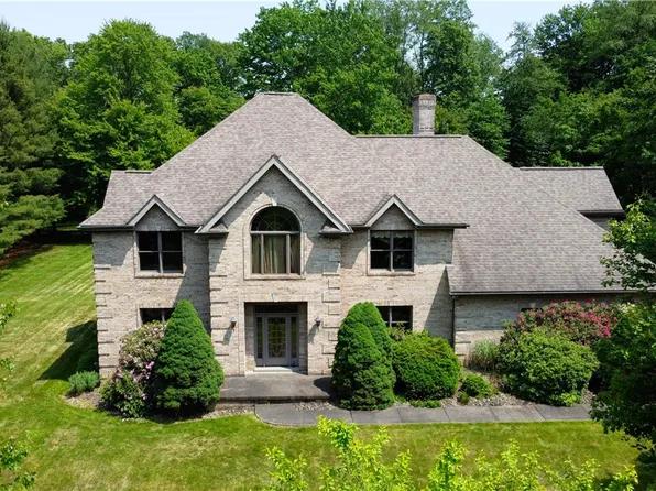 203 Blackthorn Dr, Butler, PA 16002