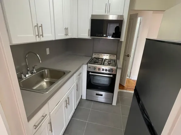 17270 Highland Ave, Jamaica, NY 11432